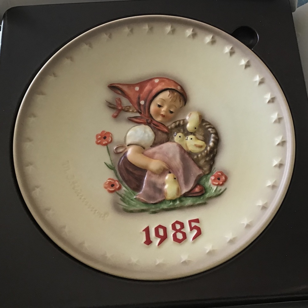 Vintage 1985 Goebel Hummel 15th Annual Collectors Plate, Estate Find- with box